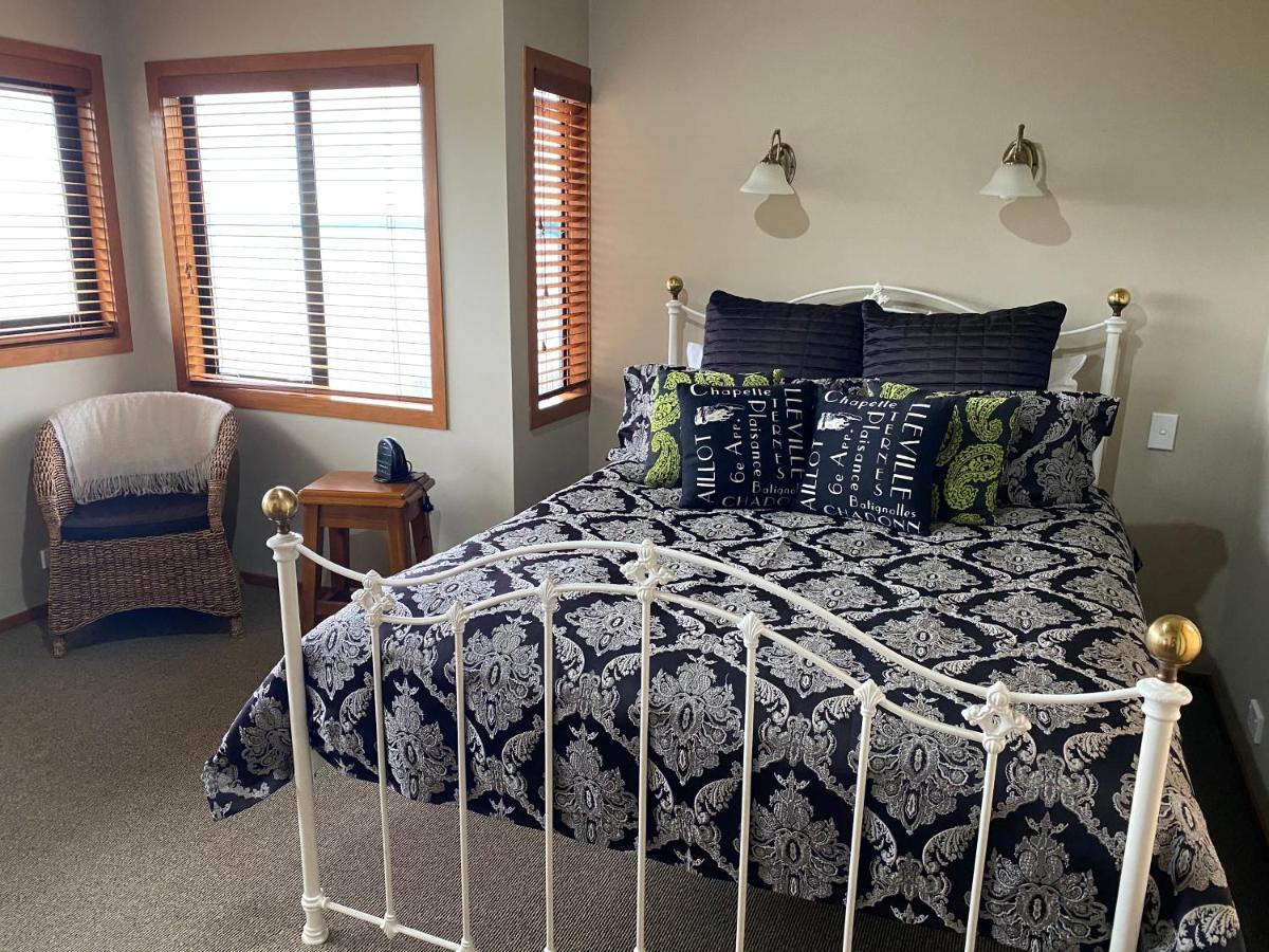 Oreti Village Resort Turangi Kültér fotó